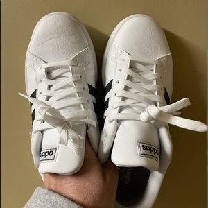 Like new Adidas ole school sneakers